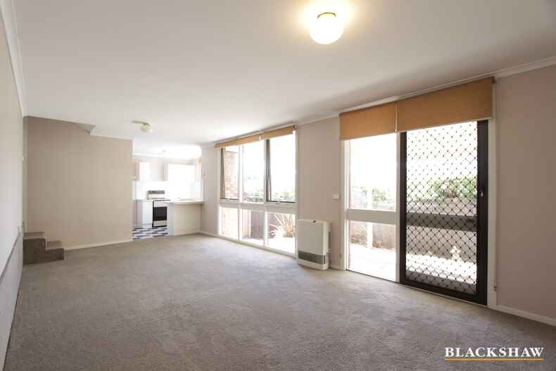 2/17 Henderson Road Queanbeyan