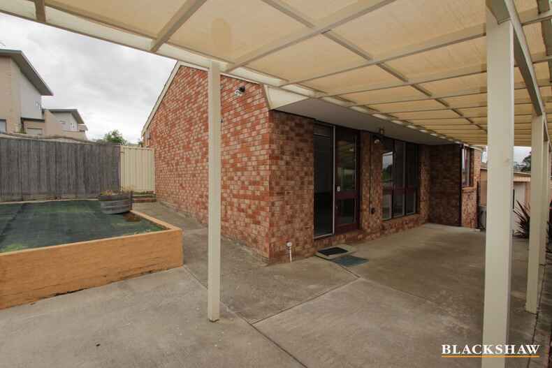 2/17 Henderson Road Queanbeyan