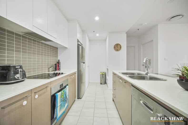 49/7 Irving Street Phillip