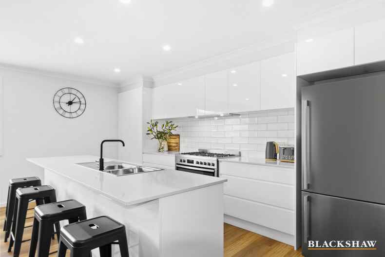 6A Mawson Place Sunshine Bay