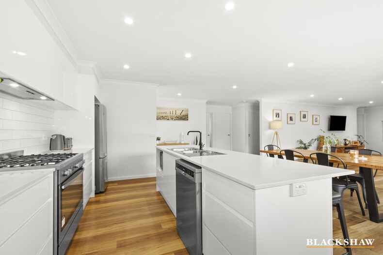 6A Mawson Place Sunshine Bay