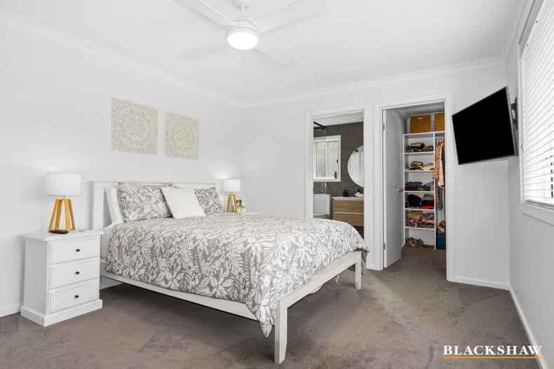 6A Mawson Place Sunshine Bay