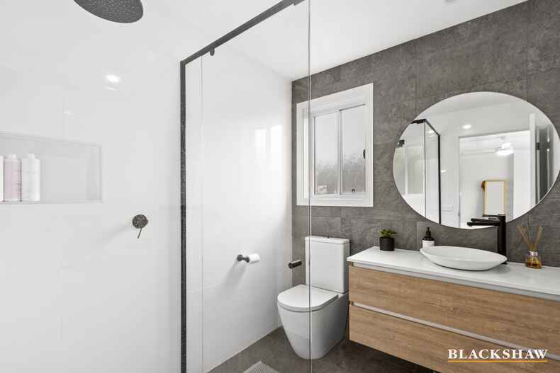 6A Mawson Place Sunshine Bay