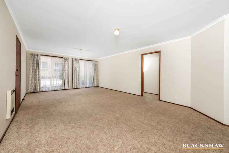 1/1 John Young Crescent Greenway