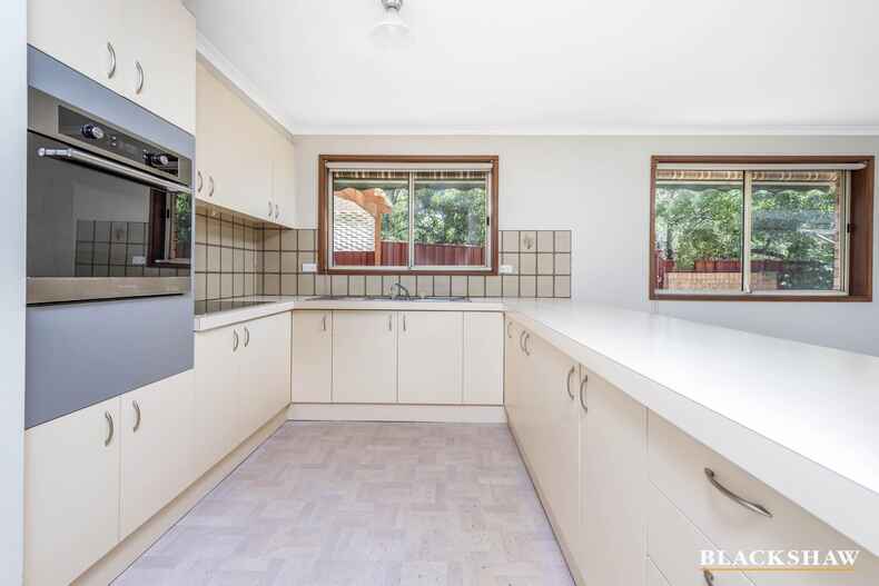 1/1 John Young Crescent Greenway