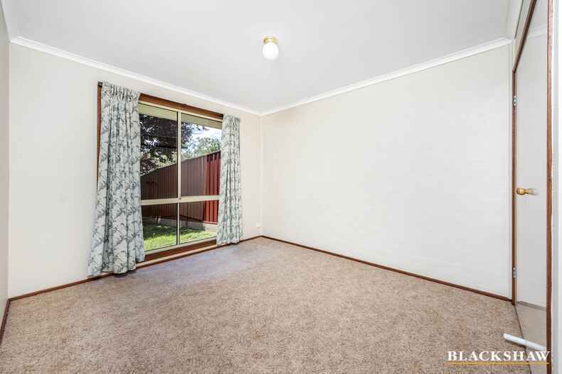 1/1 John Young Crescent Greenway