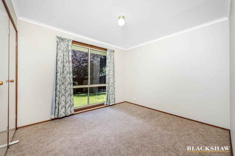1/1 John Young Crescent Greenway