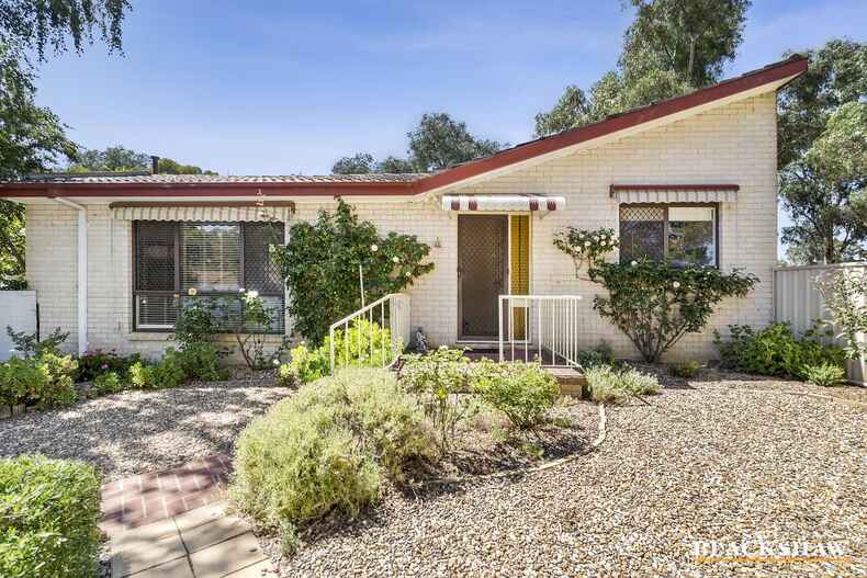 19 Brownlow Place Holt 19 Brownlow Place Holt