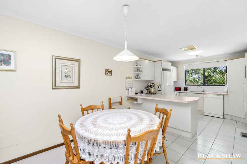 19 Brownlow Place Holt 19 Brownlow Place Holt