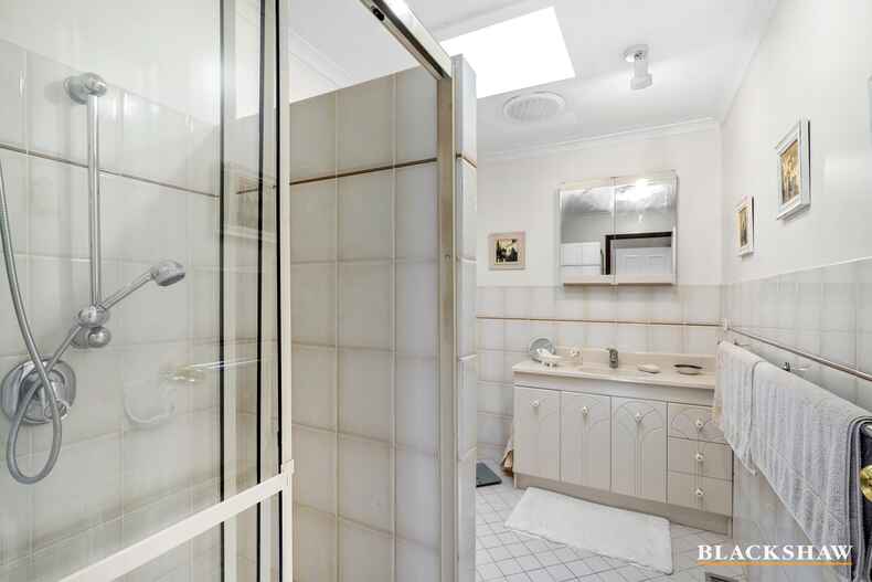 19 Brownlow Place Holt 19 Brownlow Place Holt