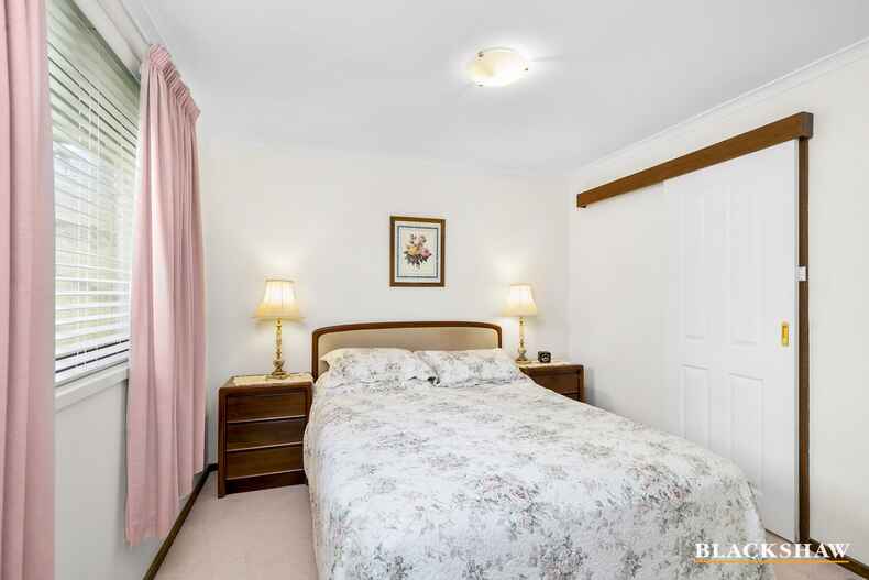 19 Brownlow Place Holt 19 Brownlow Place Holt