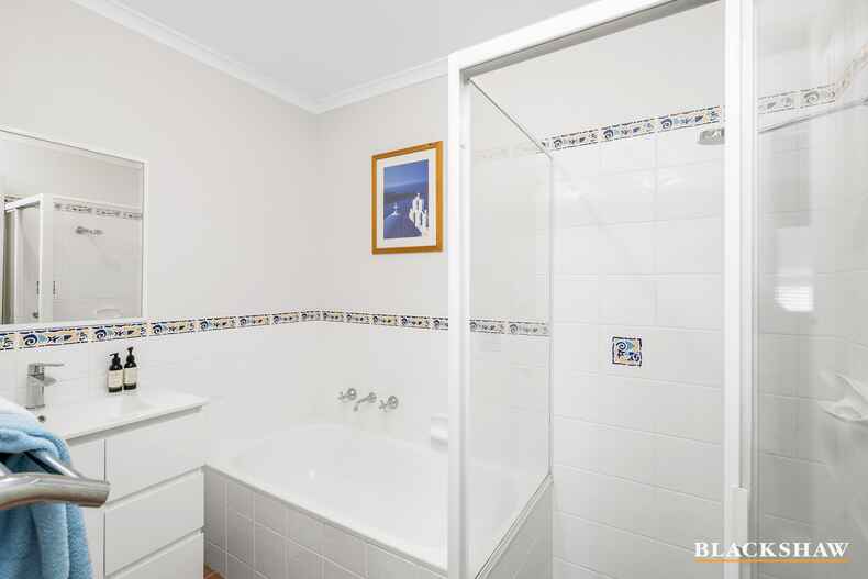2 Benaroon Circuit Amaroo 2 Benaroon Circuit Amaroo
