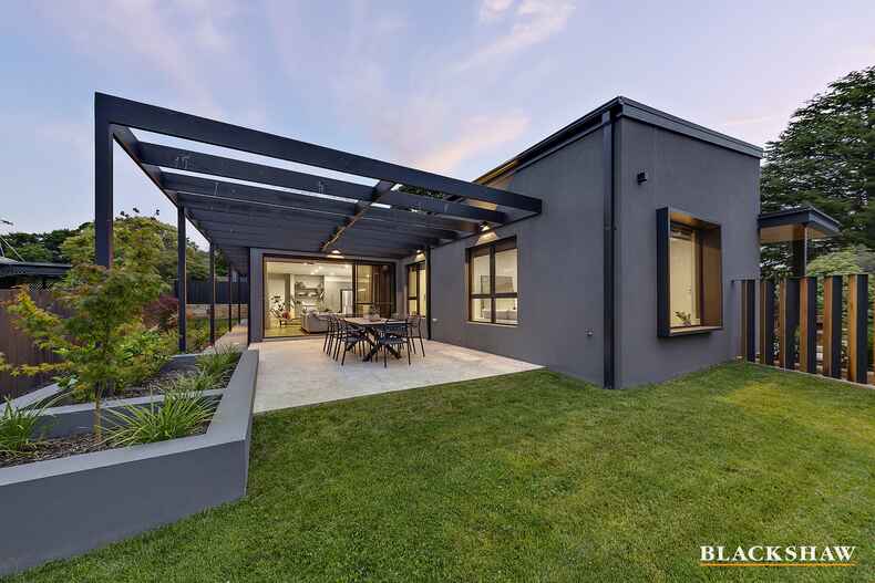 1/7 Mawson Drive Mawson
