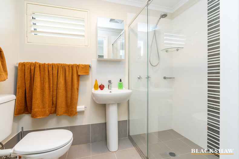 1/75 Elizabeth Jolley Crescent Franklin