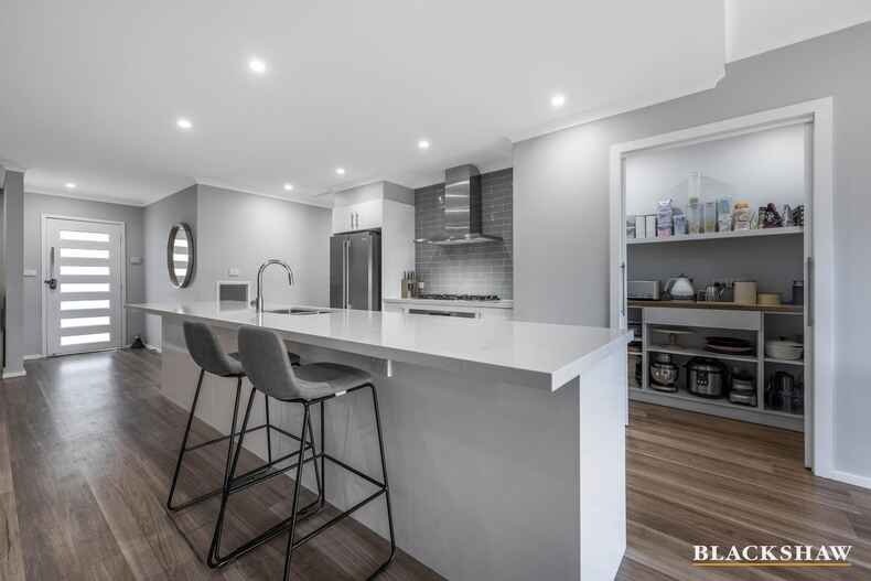 44 Maclaurin Crescent Chifley