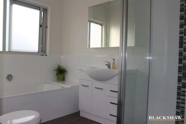 3/161 Uriarra Road Queanbeyan