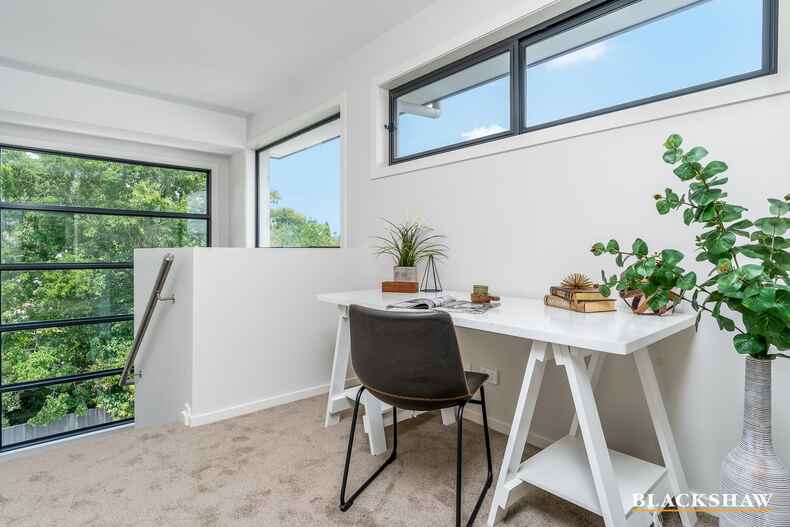 2/151 Shackleton Circuit Mawson