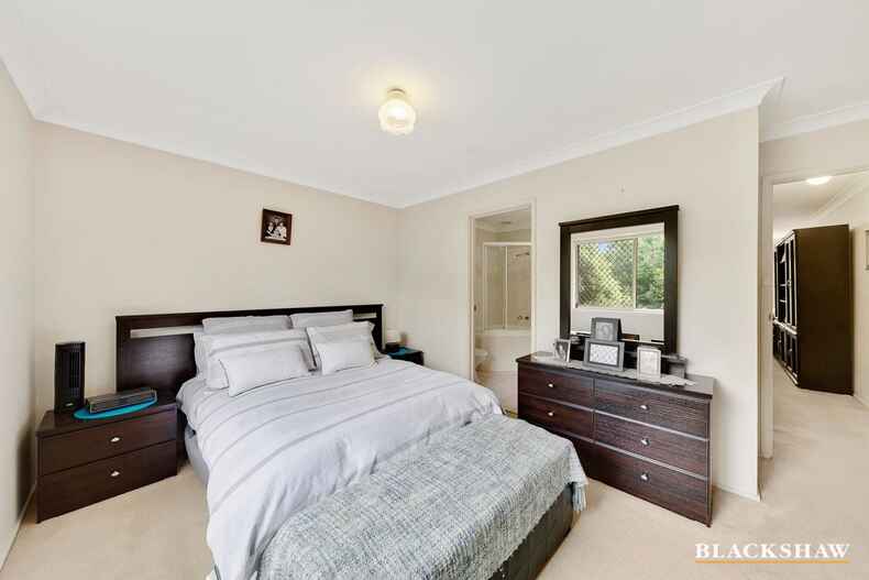 25/12 Albermarle Place Phillip