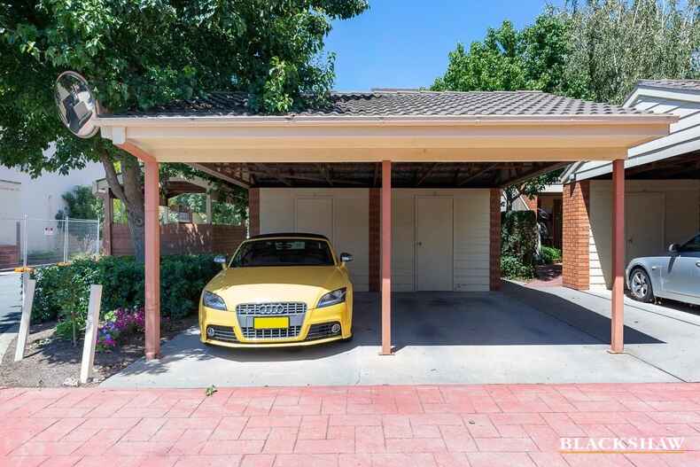 25/12 Albermarle Place Phillip