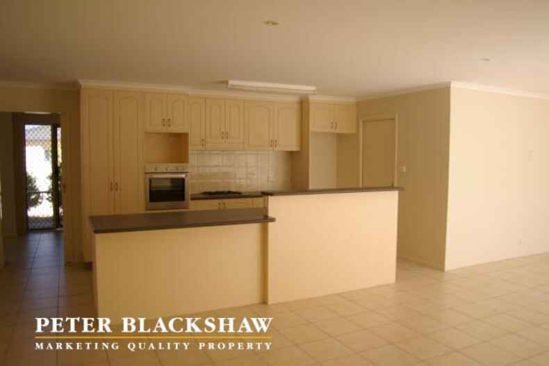 7/27 Paperbark Street Banks