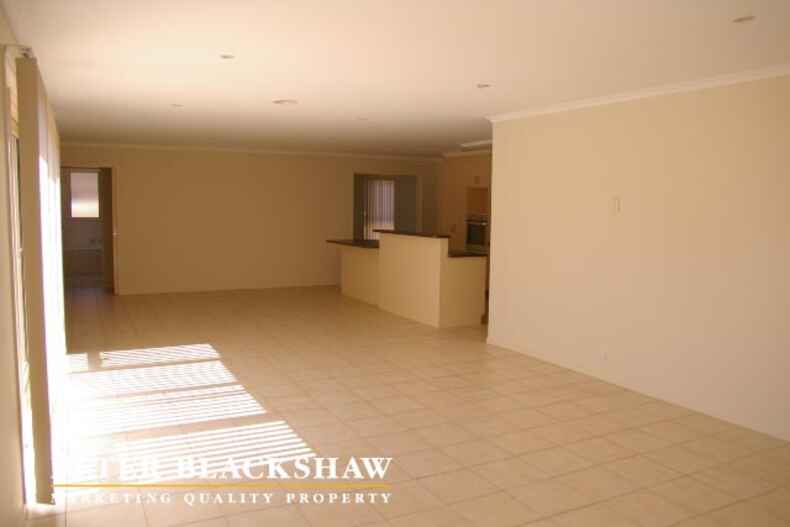 7/27 Paperbark Street Banks