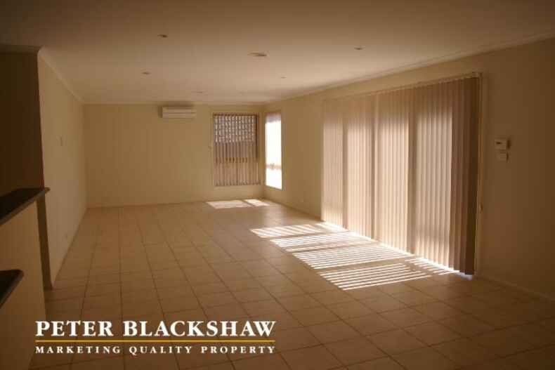 7/27 Paperbark Street Banks