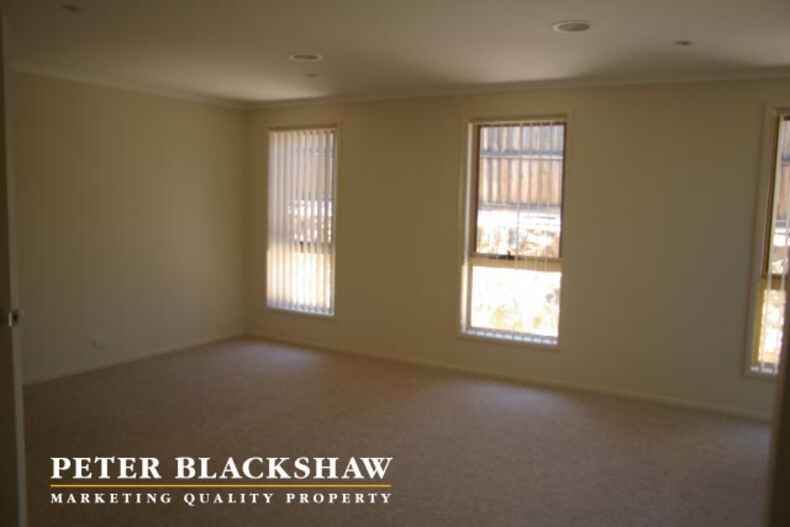 7/27 Paperbark Street Banks