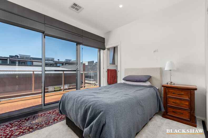 32 Chanter Terrace Coombs 32 Chanter Terrace Coombs