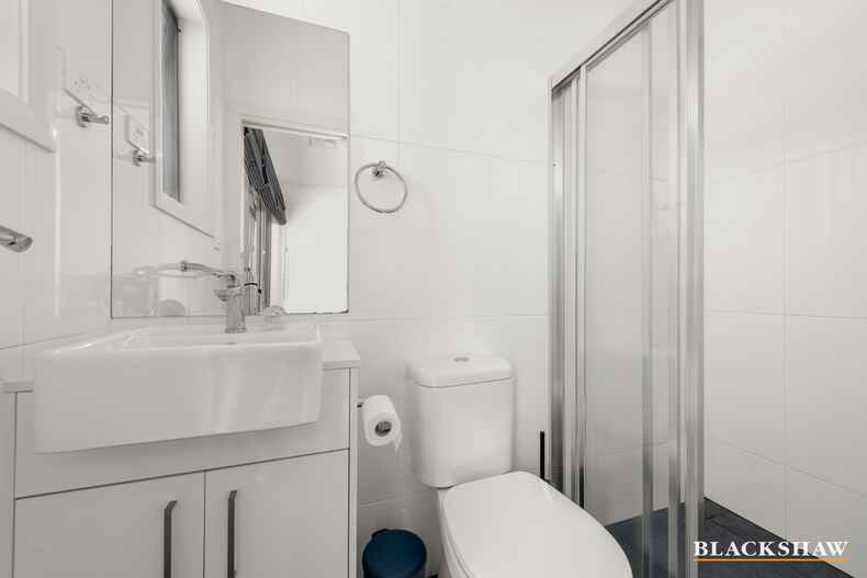 32 Chanter Terrace Coombs 32 Chanter Terrace Coombs