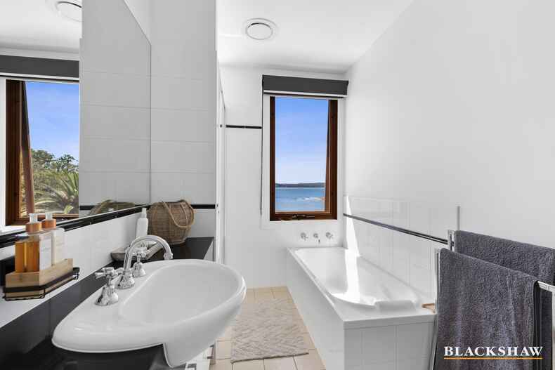 113B Beach Road Batehaven 113B Beach Road Batehaven