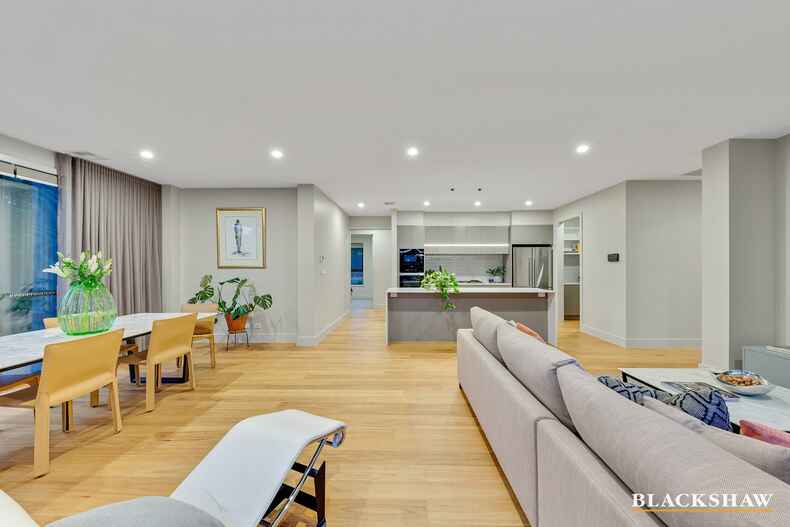2/7 Mawson Drive Mawson