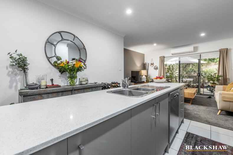 16/86 Mawson Drive Mawson