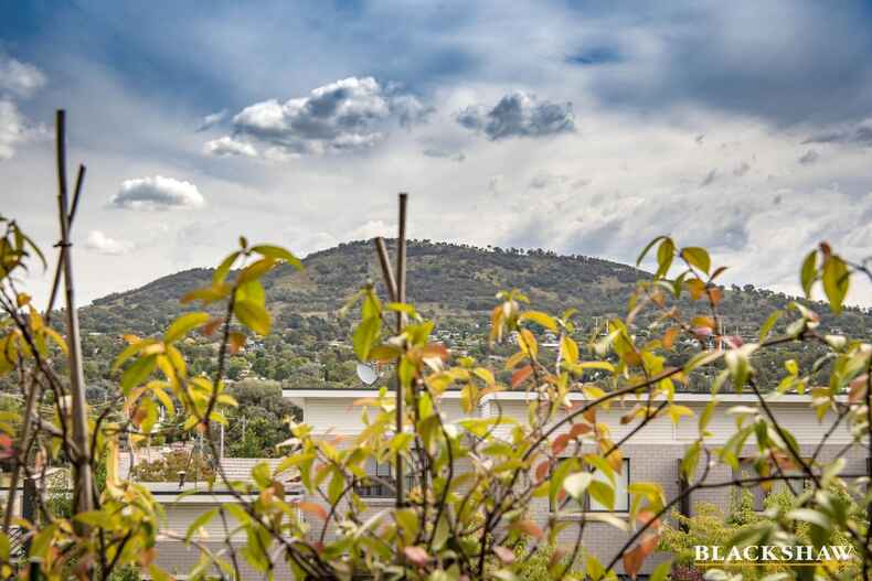 16/86 Mawson Drive Mawson