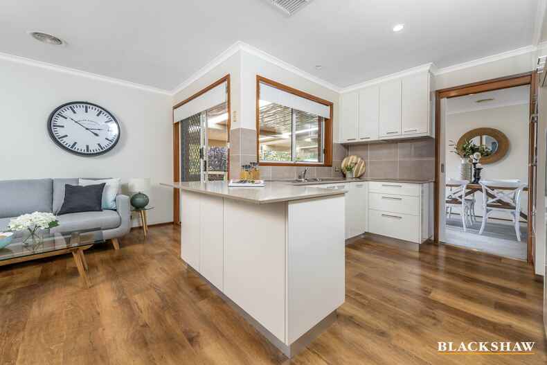 3/160 Julia Flynn Avenue Isaacs