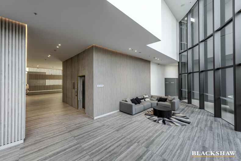 218/15 Irving Street Phillip