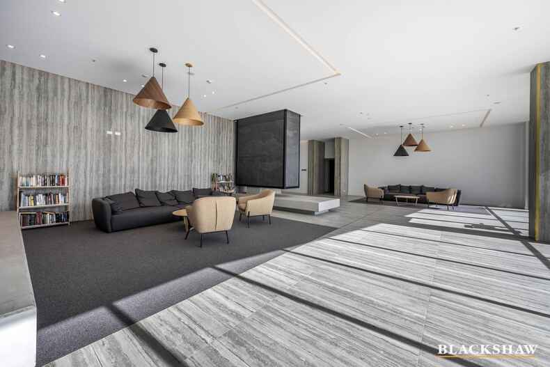 218/15 Irving Street Phillip