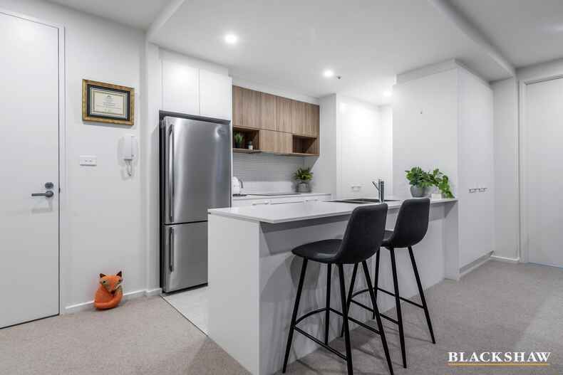 218/15 Irving Street Phillip