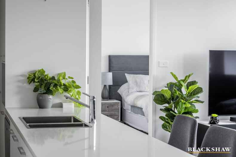 218/15 Irving Street Phillip