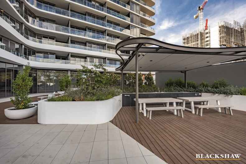 218/15 Irving Street Phillip