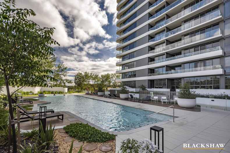 218/15 Irving Street Phillip