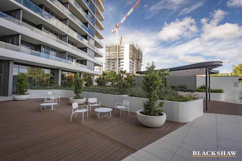 218/15 Irving Street Phillip