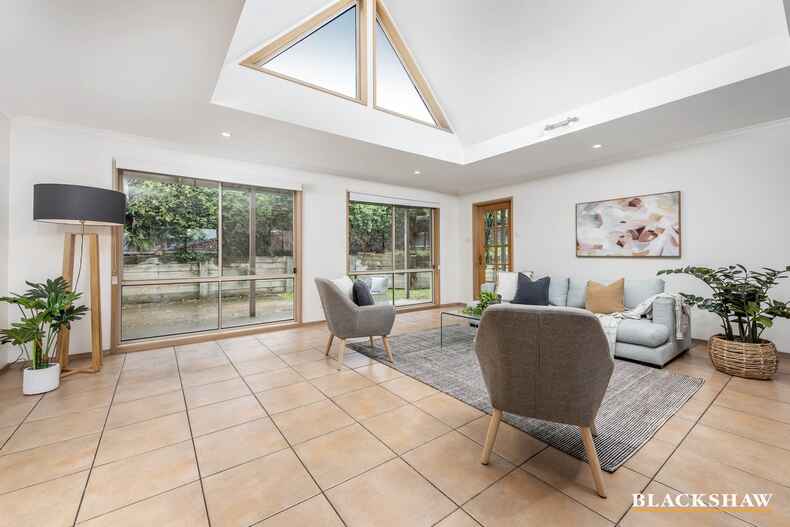 27 Warrumbul Street Ngunnawal 27 Warrumbul Street Ngunnawal