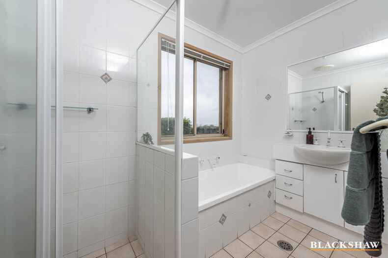 27 Warrumbul Street Ngunnawal 27 Warrumbul Street Ngunnawal