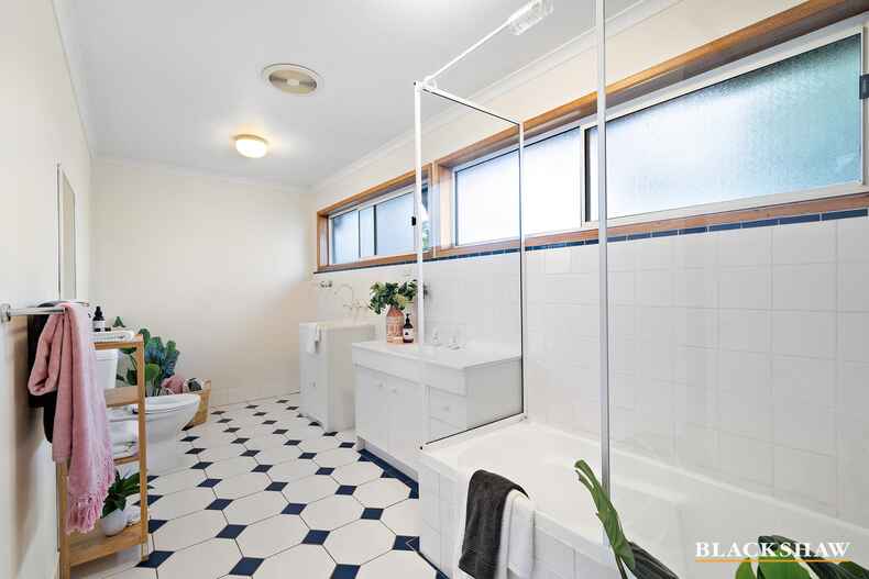 1B Hood Place Watson 1B Hood Place Watson