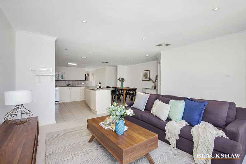 181 Anthony Rolfe Avenue Gungahlin 181 Anthony Rolfe Avenue Gungahlin