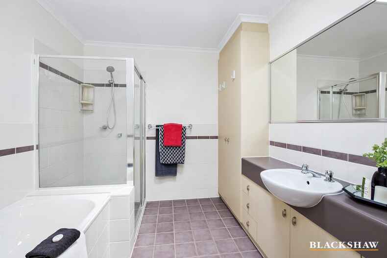 181 Anthony Rolfe Avenue Gungahlin 181 Anthony Rolfe Avenue Gungahlin