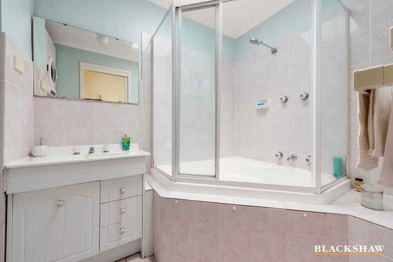 10/10 Ovens Street Griffith 10/10 Ovens Street Griffith