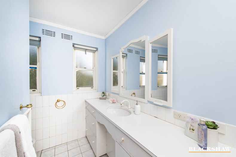 10 Hutt Street Yarralumla