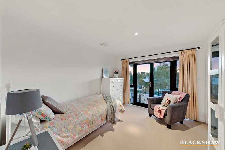 10 Broome Crescent Yarralumla 10 Broome Crescent Yarralumla