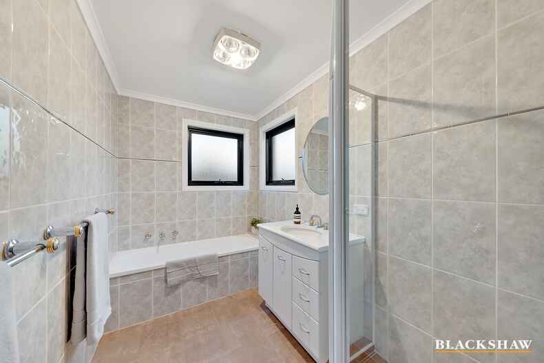 10 Broome Crescent Yarralumla 10 Broome Crescent Yarralumla